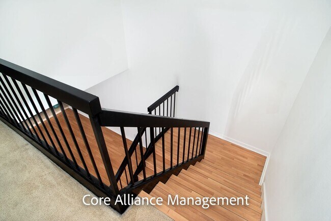 Building Photo - 18200 Andrea Cir S