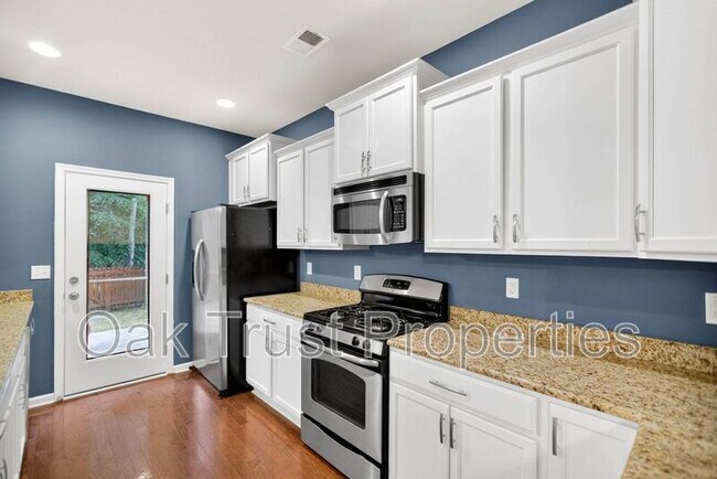 Building Photo - 854 Bibury Ct