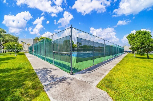 Building Photo - 8005 SW 107th Ave