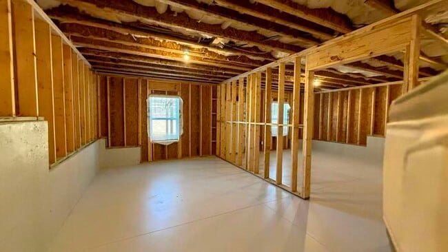 Building Photo - 105 Elijah St