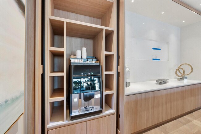 Building Photo - 151 N Seabreeze Blvd