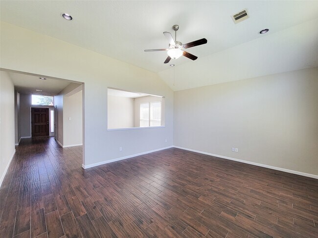 Building Photo - 3007 Meadow Prairie St