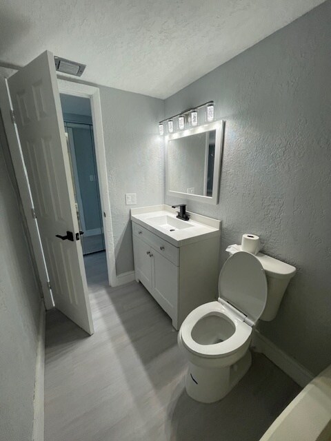 Building Photo - 6900 SW 39th St