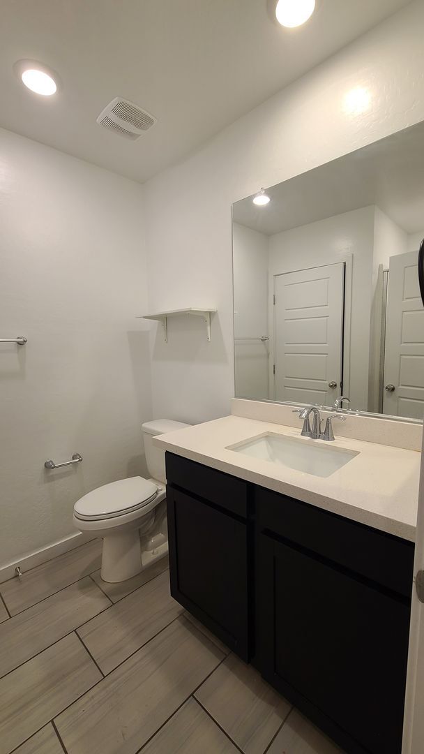 Building Photo - 3 Bedroom 3 Bath Townhouse