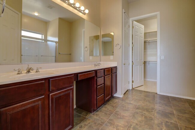 Building Photo - Granville Home for Rent!