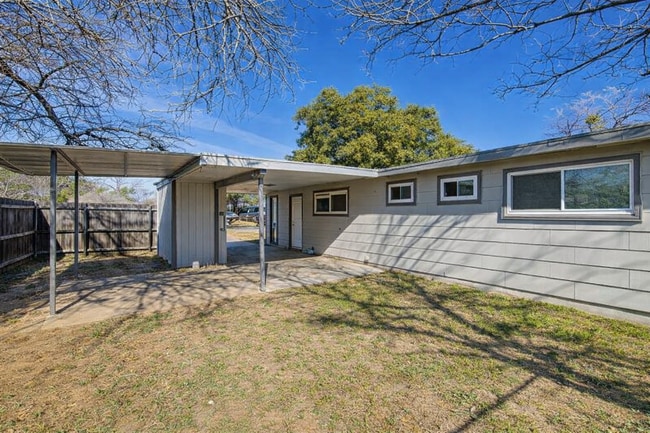 Building Photo - 2501 A Ave