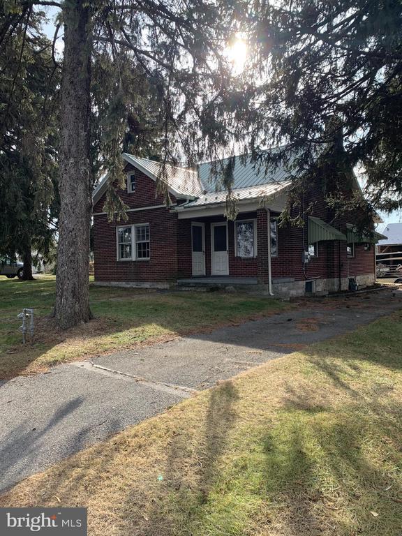 Building Photo - 764 Buchanan Trail E