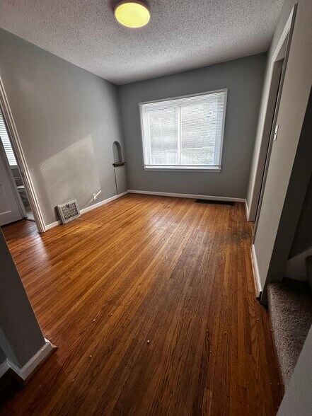 Building Photo - 3858 Wooddale Ave S