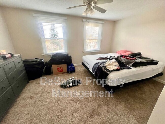 Building Photo - 406 Bonnie Brae Dr