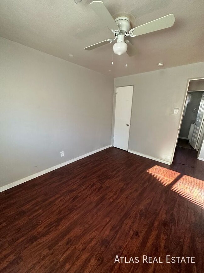 Building Photo - 1 Bed Apartment w/ Private Backyard! - Bac...