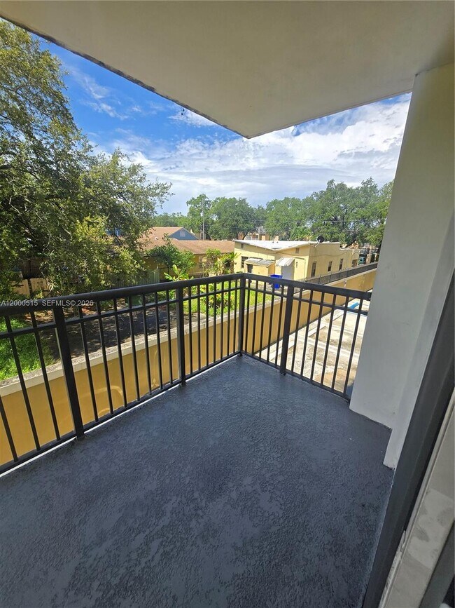 Building Photo - 2647 NW 25th Ave