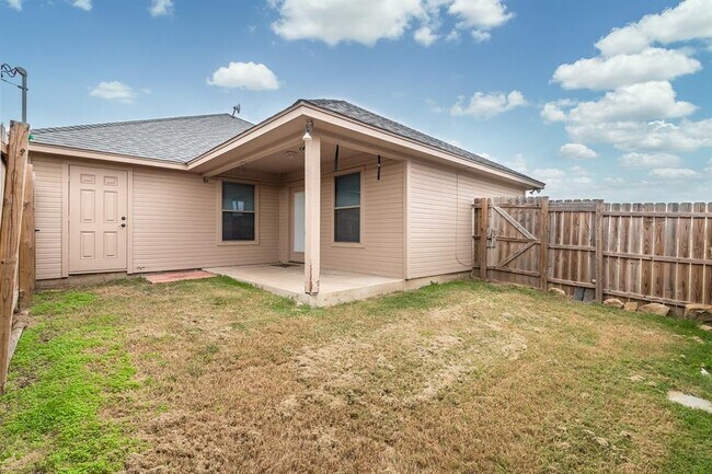 Building Photo - 102 Jolin Ln