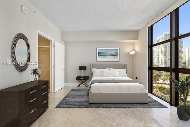 Building Photo - 16275 Collins Ave