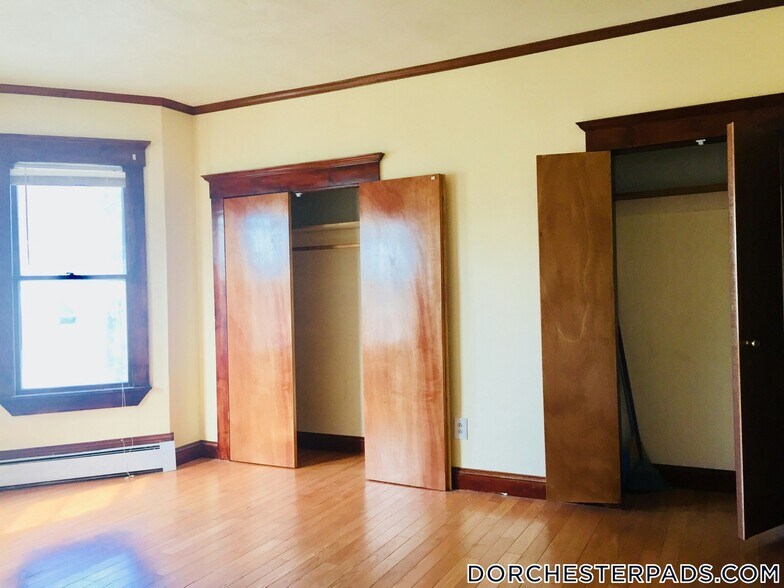 Building Photo - 361 Adams St
