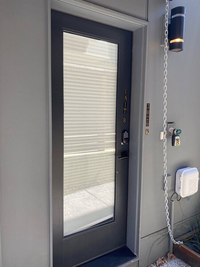 Building Photo - 3026 SW Charlestown St