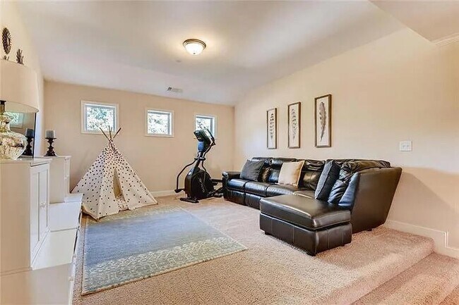 Building Photo - 2665 Parks Edge Dr SE