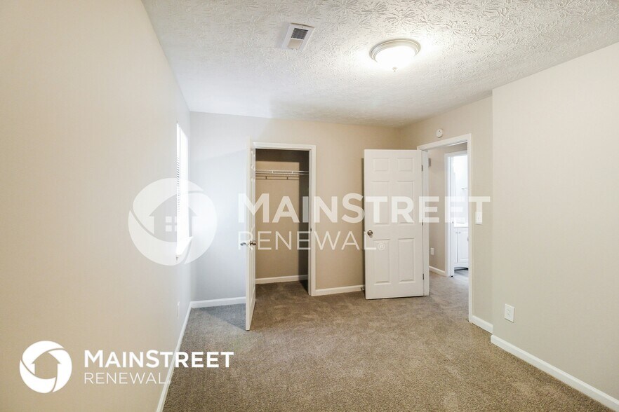 Building Photo - 6231 Willowbrook Dr