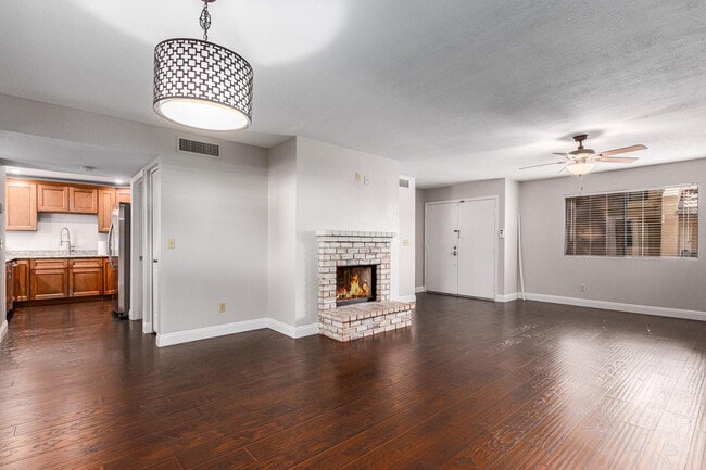 Building Photo - 5713 W Gelding Dr