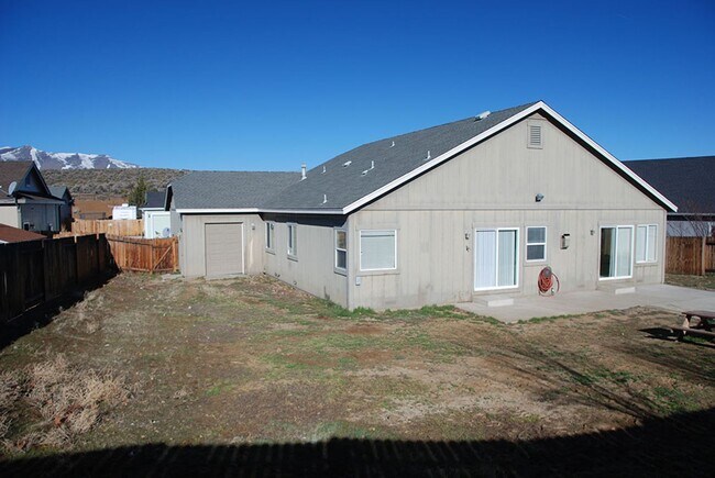 Building Photo - Newly Updated Single Story 4 BR + Office, 2.5 Bath and 3 Car