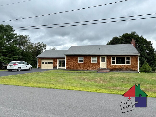 Building Photo - Stunning 2 Bedroom Home in Northfield!