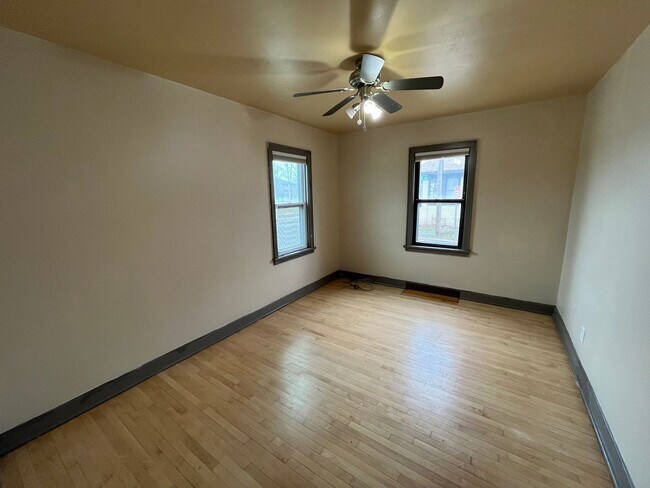 Building Photo - 803 Grand Ave