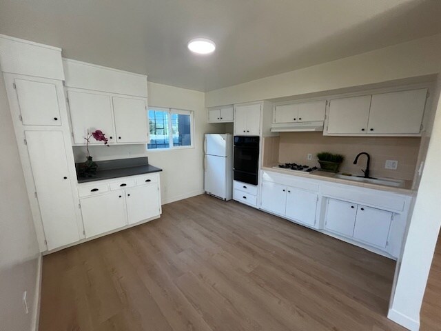 Building Photo - 2939 S Bronson Ave