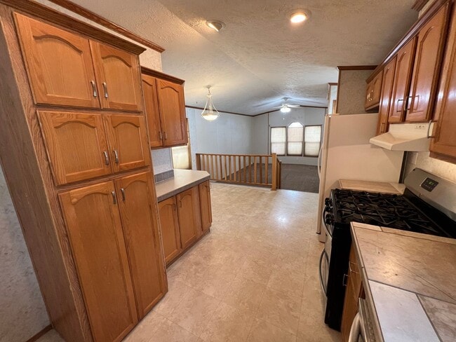 Building Photo - 3 Bedroom 2 Bath High-End Mobile Home with...