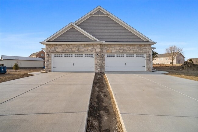 Building Photo - 23 Stone Ml Ct