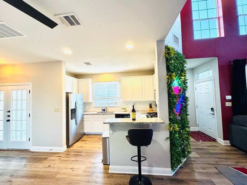 Building Photo - 2801 Goodwin Ave