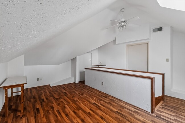 Building Photo - 127 Sagewood Dr