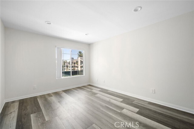 Building Photo - 5565 Canoga Ave
