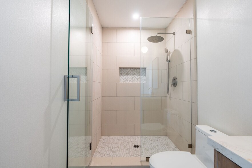 Building Photo - 416 Rosa Parks Rd