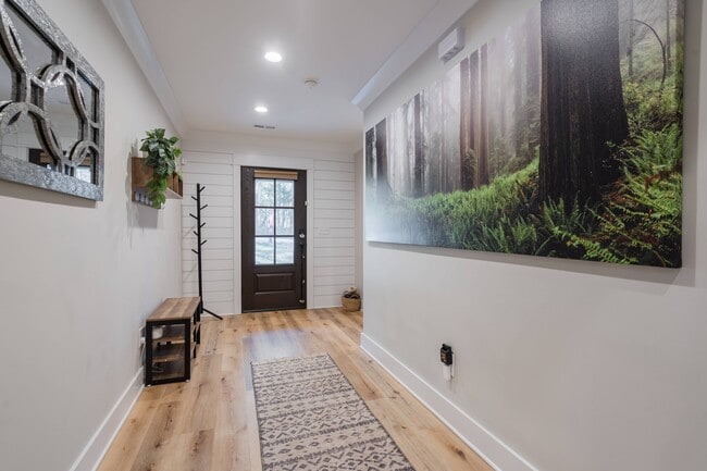 Building Photo - 104 Elohi Ln