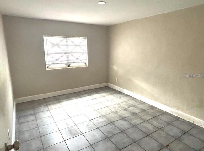 Building Photo - 2615 Laurel Ave