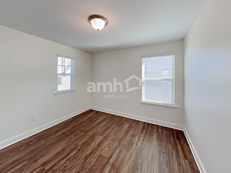 Building Photo - 3235 Brierhill Rd