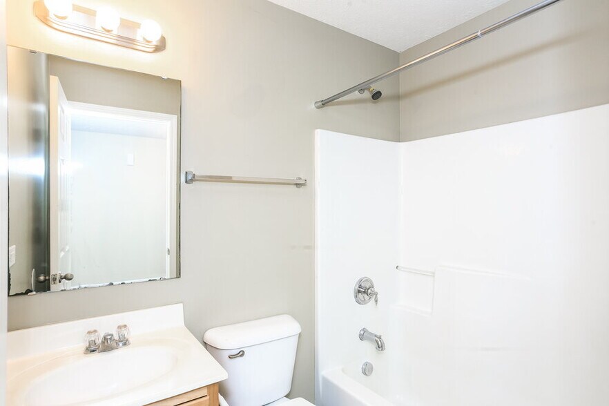 Building Photo - 12344 Deerview Dr