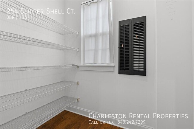 Building Photo - 254 Slipper Shell Ct