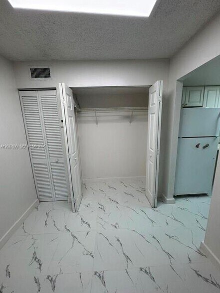 Building Photo - 8309 SW 142nd Ave