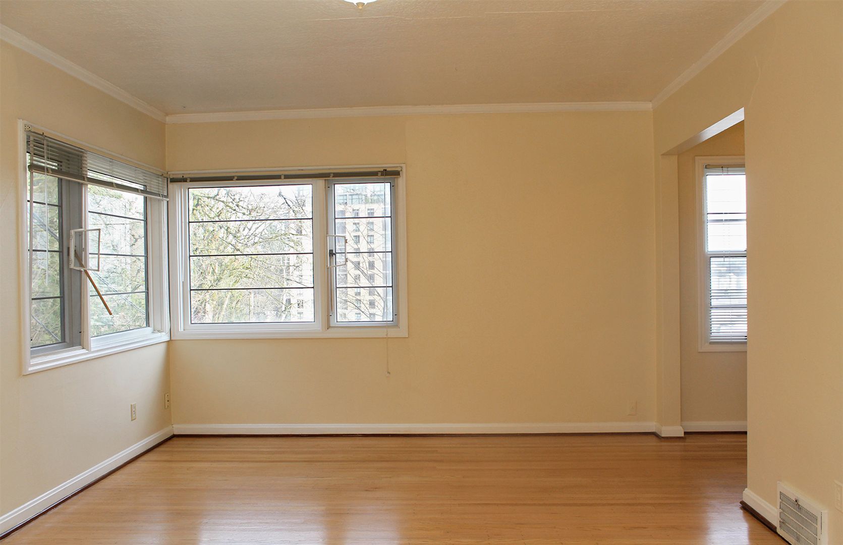 Building Photo - 2356-2366 SW Cactus Dr