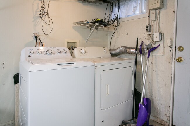 Building Photo - 1715 Glen Ridge Road