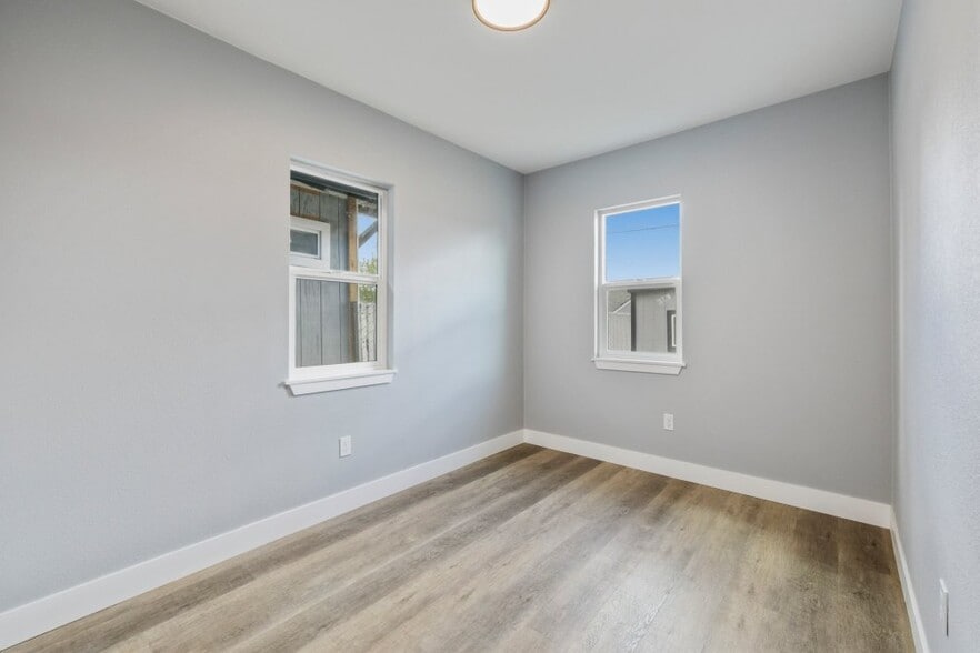 Building Photo - 340 Martin St