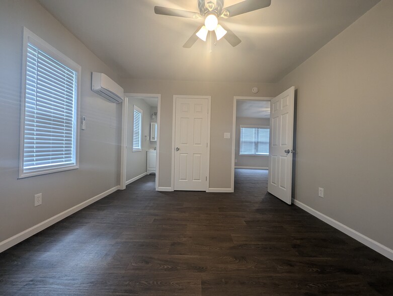 Building Photo - 508 Cherry Ln