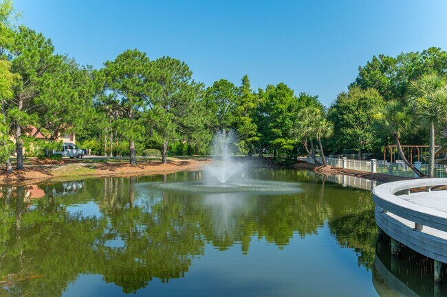 Building Photo - Gorgeous Regatta Bay 3 Bedroom Townhouse!