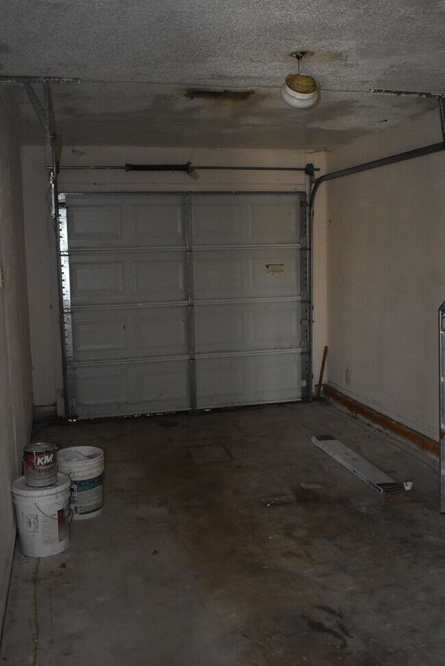 Building Photo - 201 North Dr