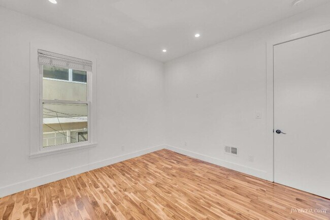 Building Photo - 1121 Folsom St