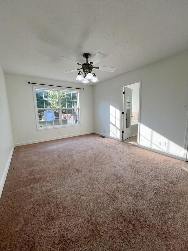 Building Photo - Beautiful Single-Family Home! Bonus Room, ...