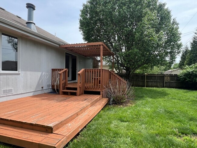 Building Photo - 3 Bed / 2 Bath in heart of Springfield