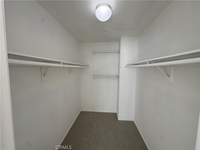 Building Photo - 503 S Maria Ave