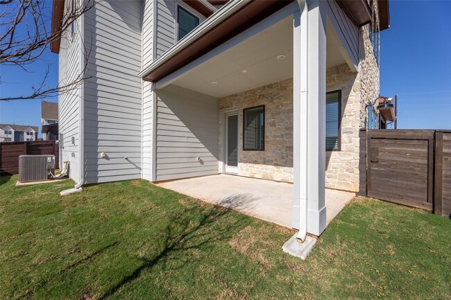 Building Photo - 3335 Verdant Ln