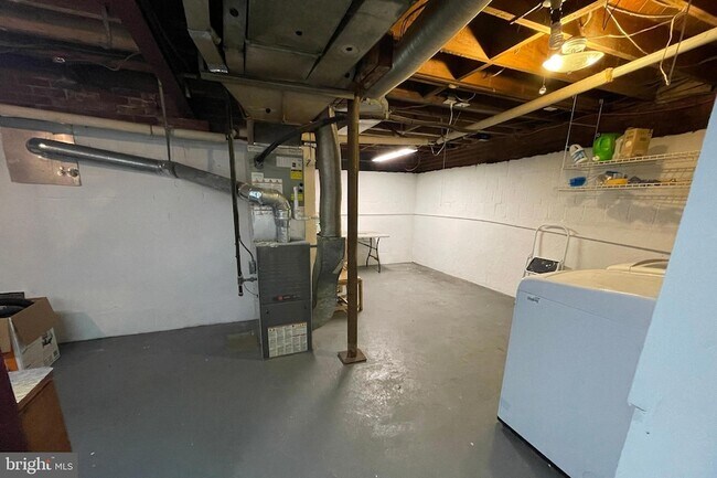 Building Photo - 7110 Coventry Rd